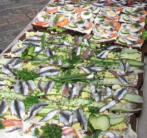 Kiluvõileib, the sprat sandwich