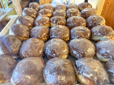 Warsaw's pączki rivalry